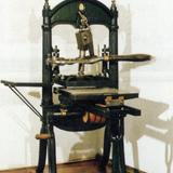 Kniehebelpresse aus dem Jahr 1837
